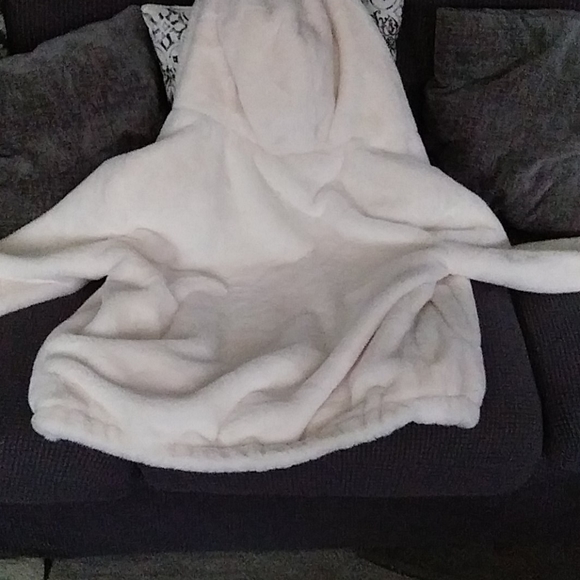 4️⃣0️⃣📥(FINAL PRICE)Kendall & Kylie faux fur jacket - Picture 4 of 4